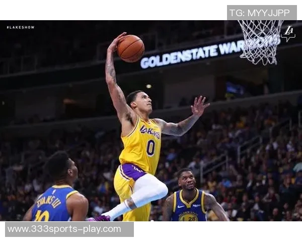 库兹马上半场表现出色连得8分贡献10分3板正负值高达9